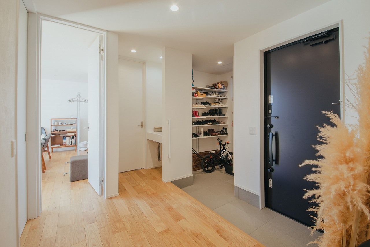 どちらがカンタンに希望の家が実現するのか？  一般的な他社の注文住宅の場合